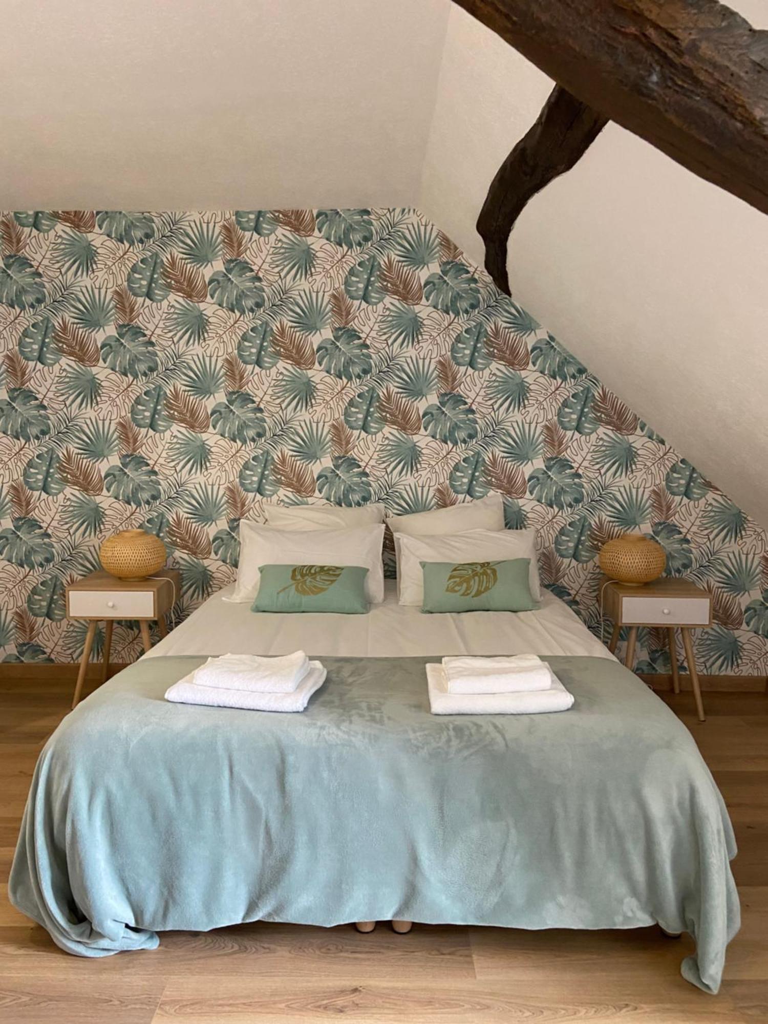 La Charmeraie : Gite De Charme, Piscine Et Spa Thésée Екстериор снимка